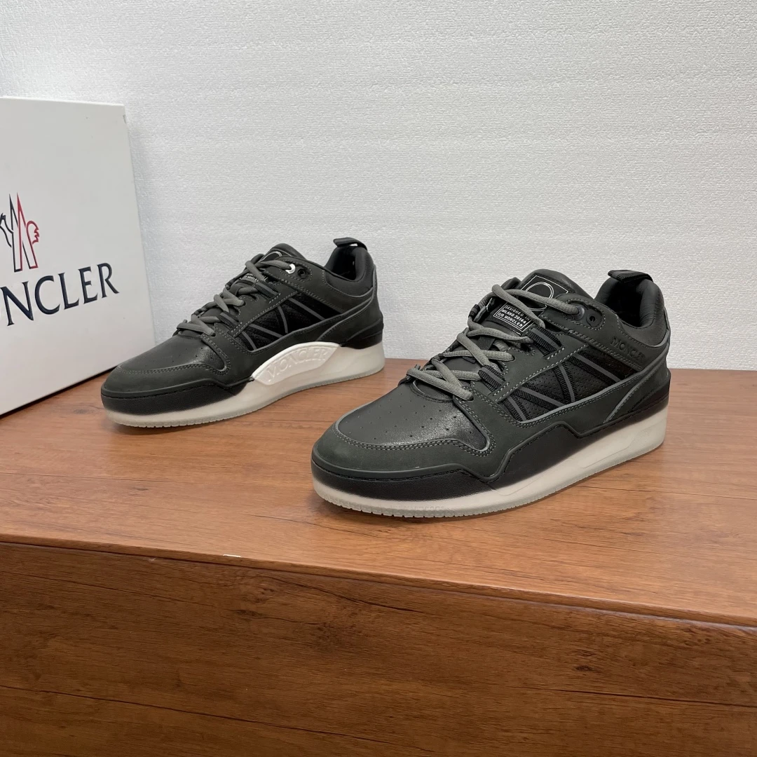 Moncler Sneakers — 4693fb3b