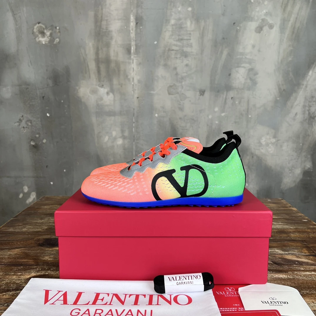 Valentino Sneakers — c1971dc6