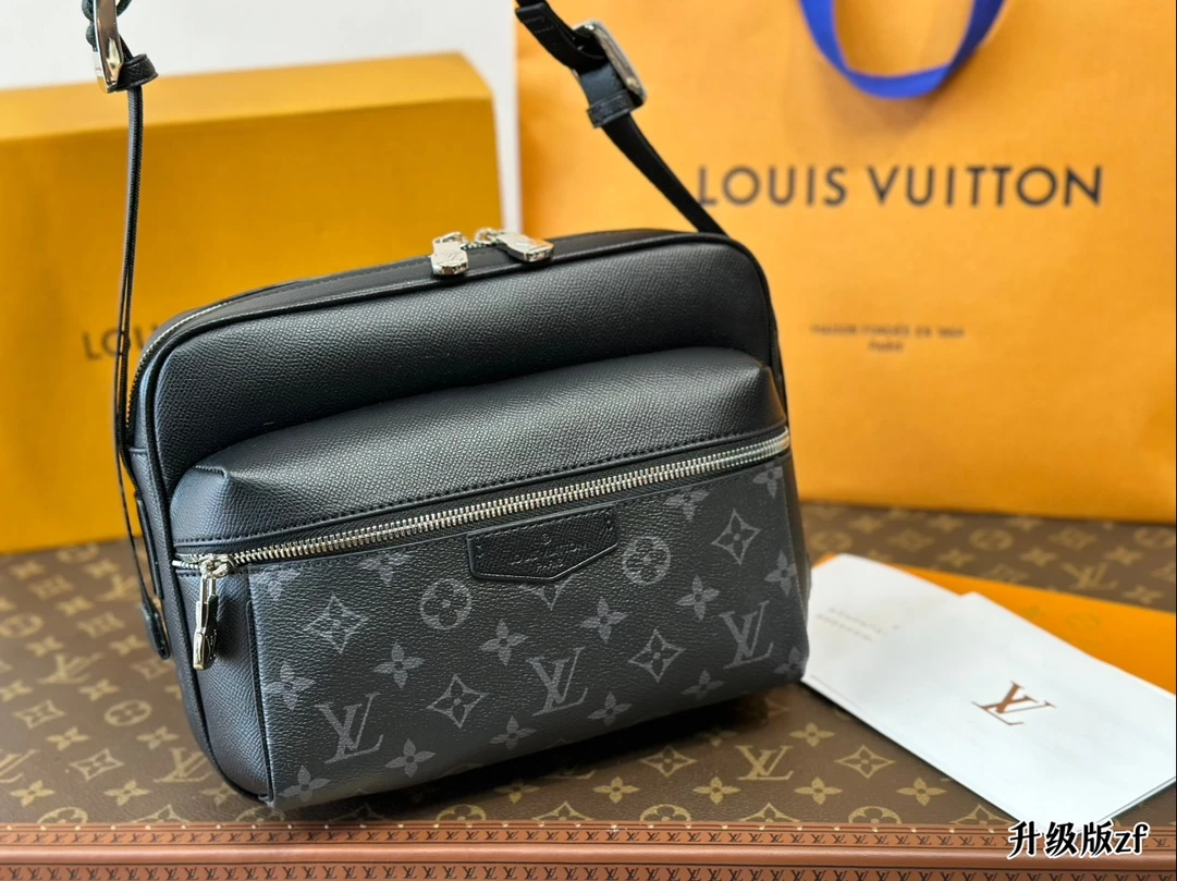 Louis Vuitton Bag — 690b7105