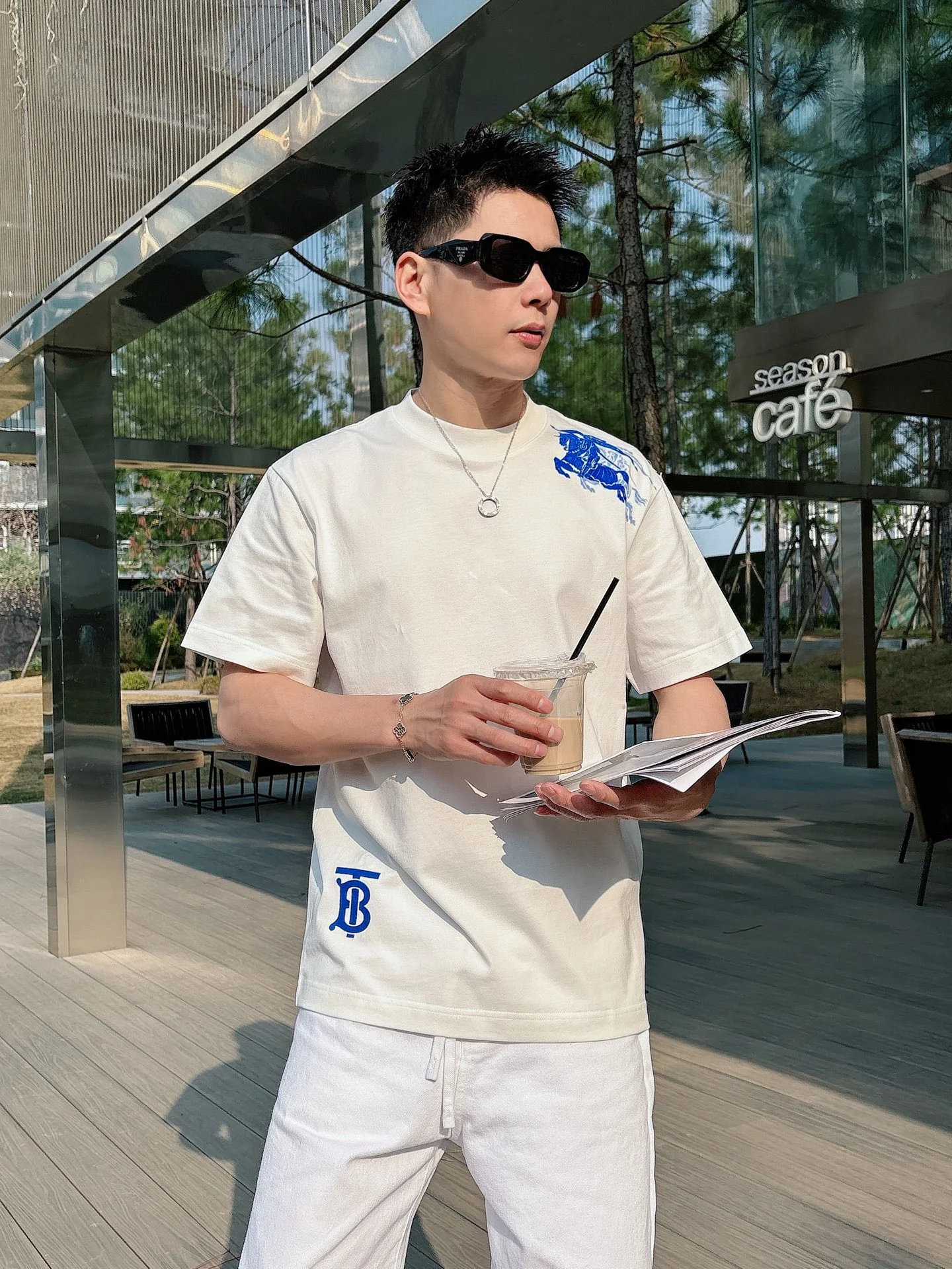 Burberry T-Shirt — 6535d42d