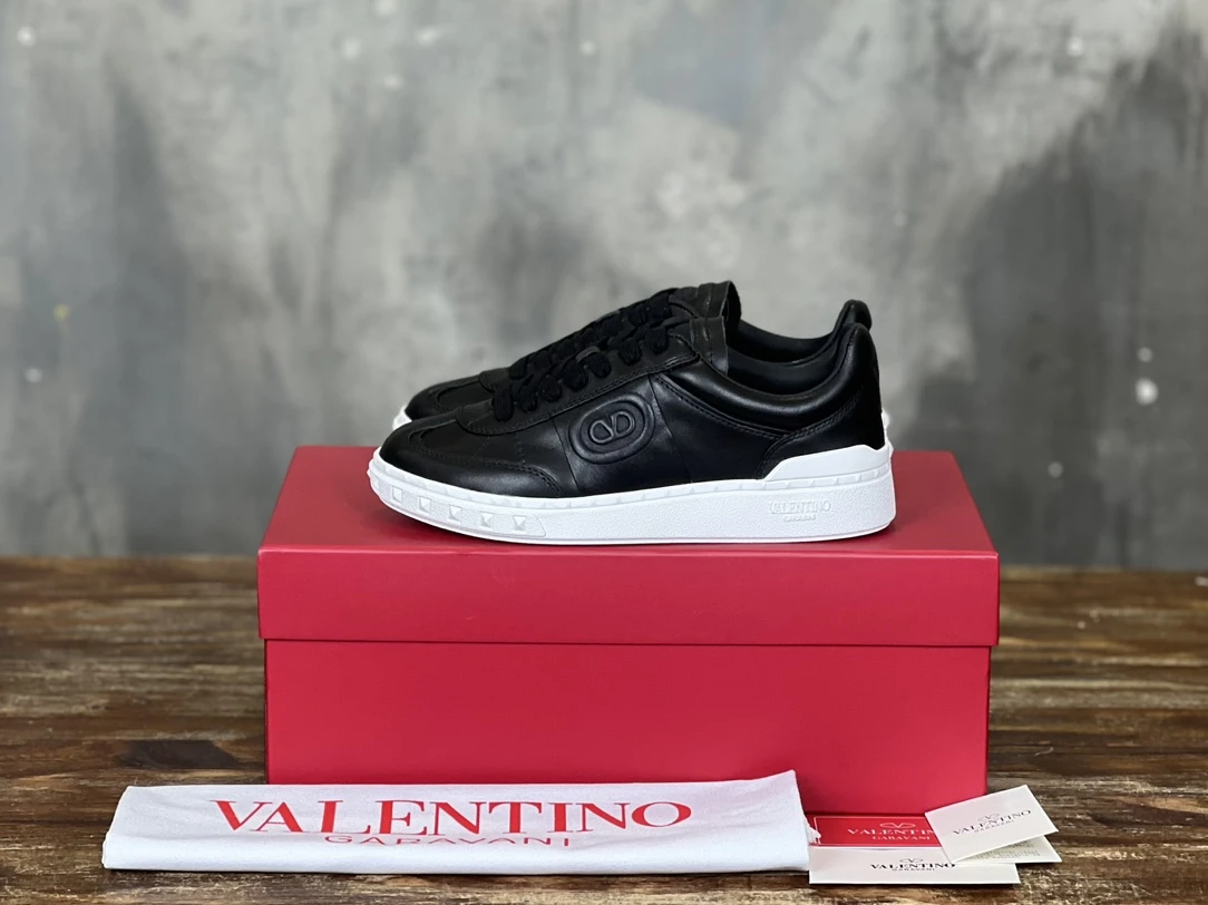 Valentino Sneakers — 3c3e5cc6