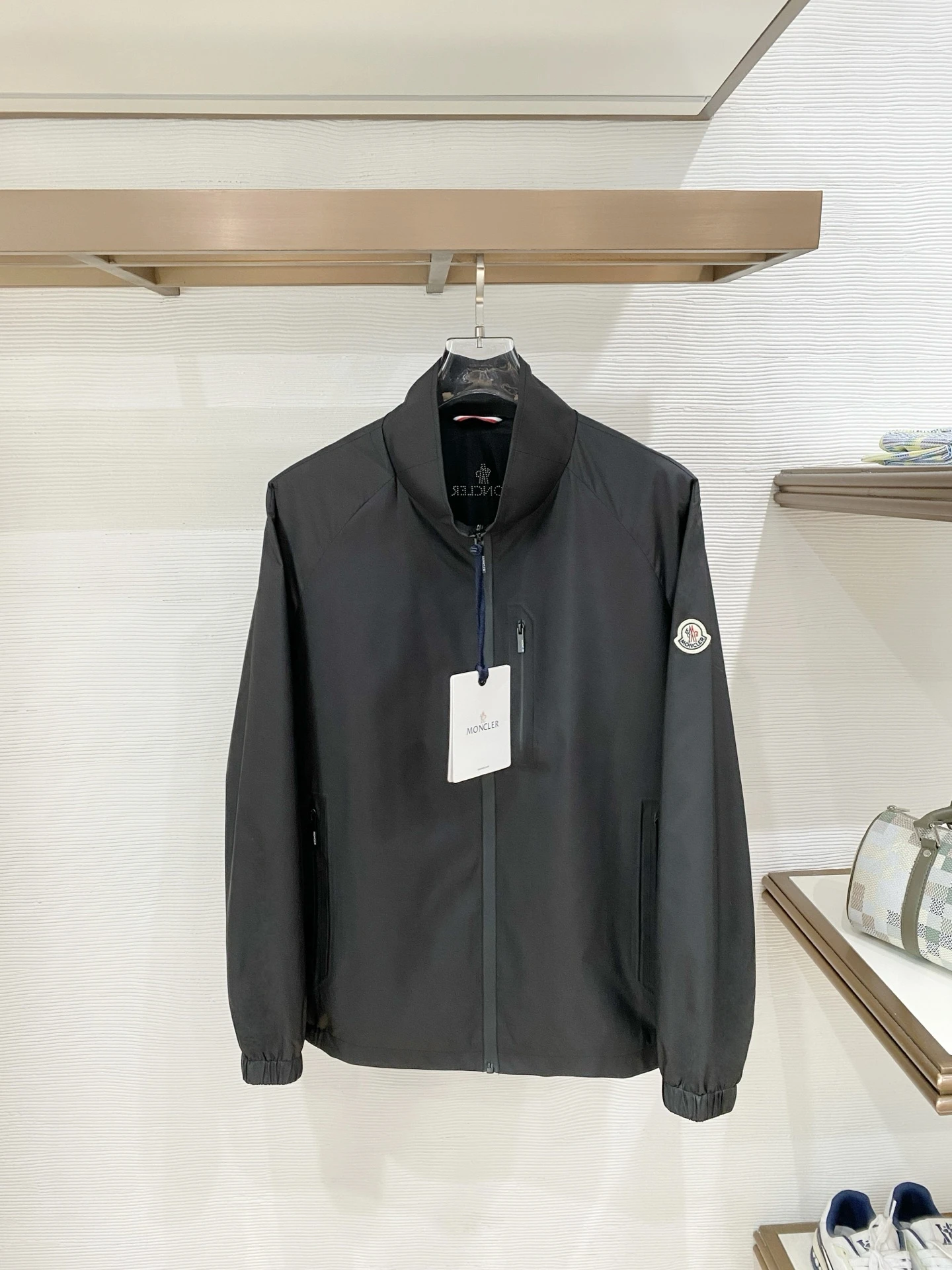 Moncler Jackets — 9fcb59af