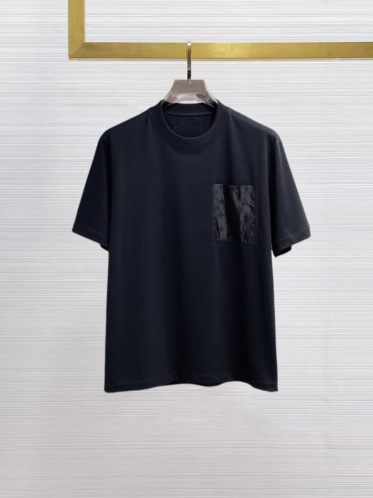 Louis Vuitton T-Shirt — 6a44688c