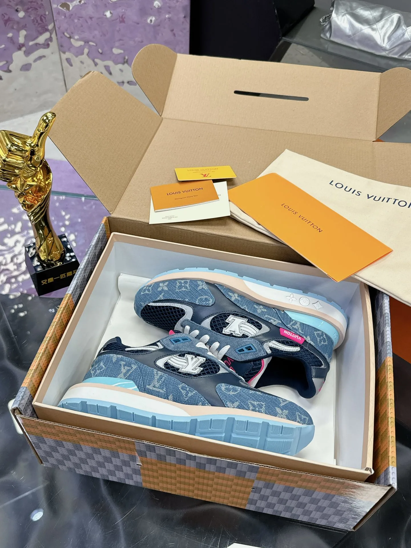 Louis Vuitton Sneakers — f36736b2