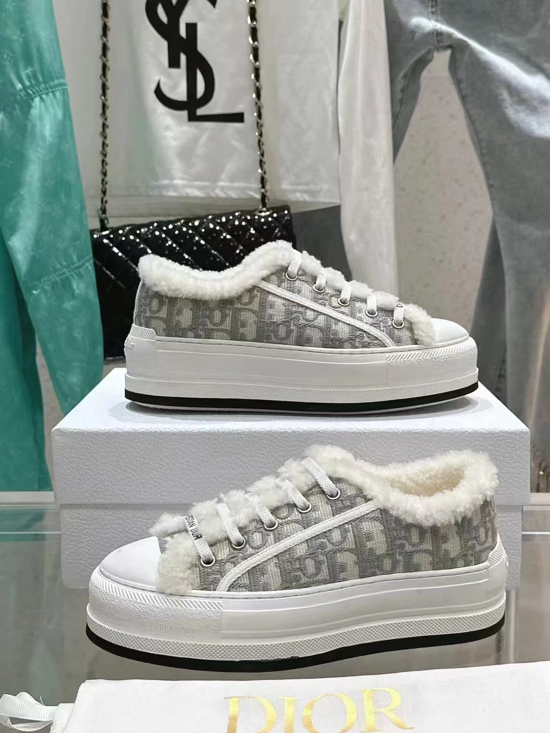 Dior Sneakers — 48ce26fe