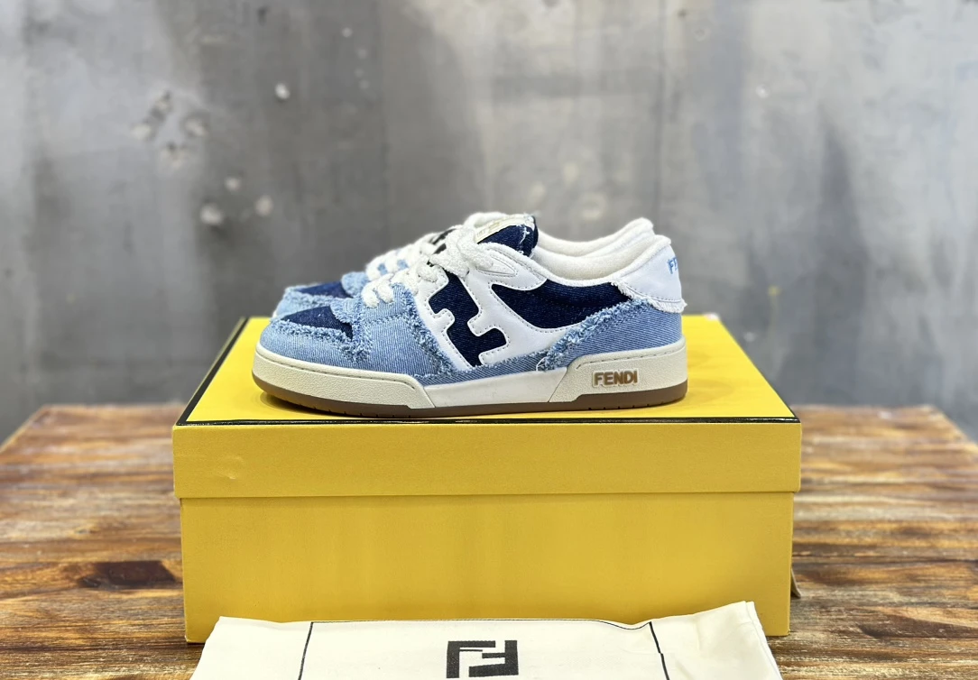 Fendi Sneakers — 00907ac7