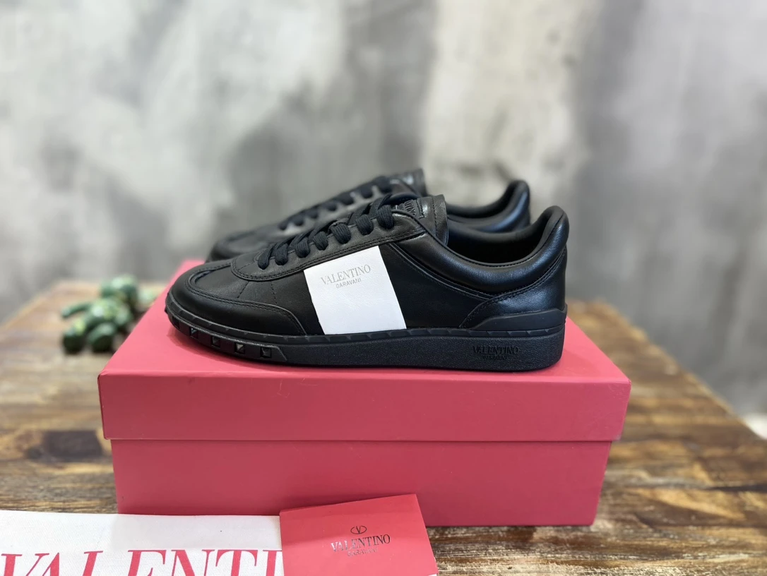 Valentino Sneakers — 308752a5