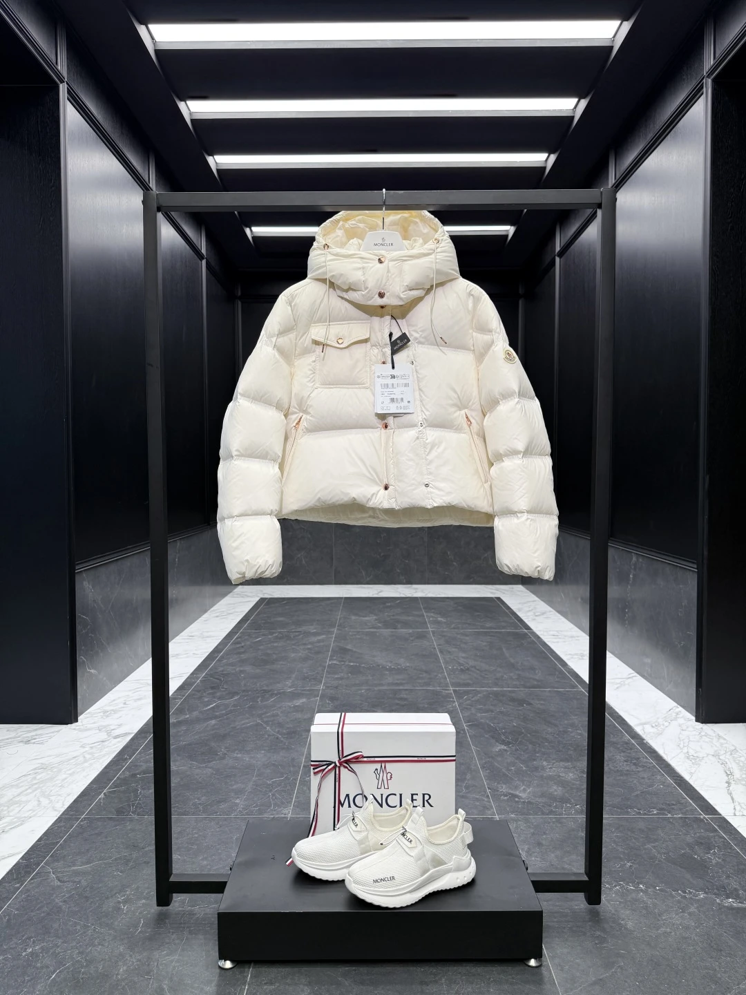 Moncler Down Jackets — 06817fb1