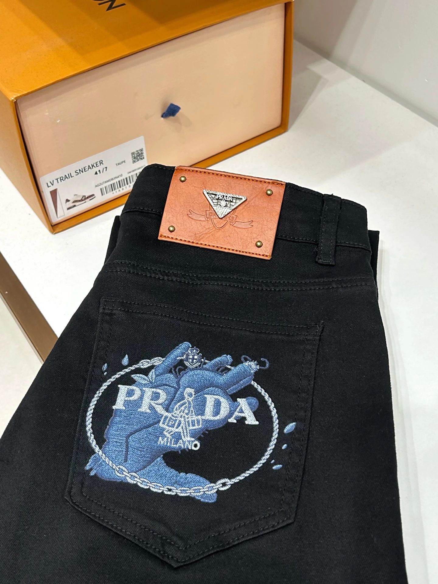 Jeans — aa1f179e