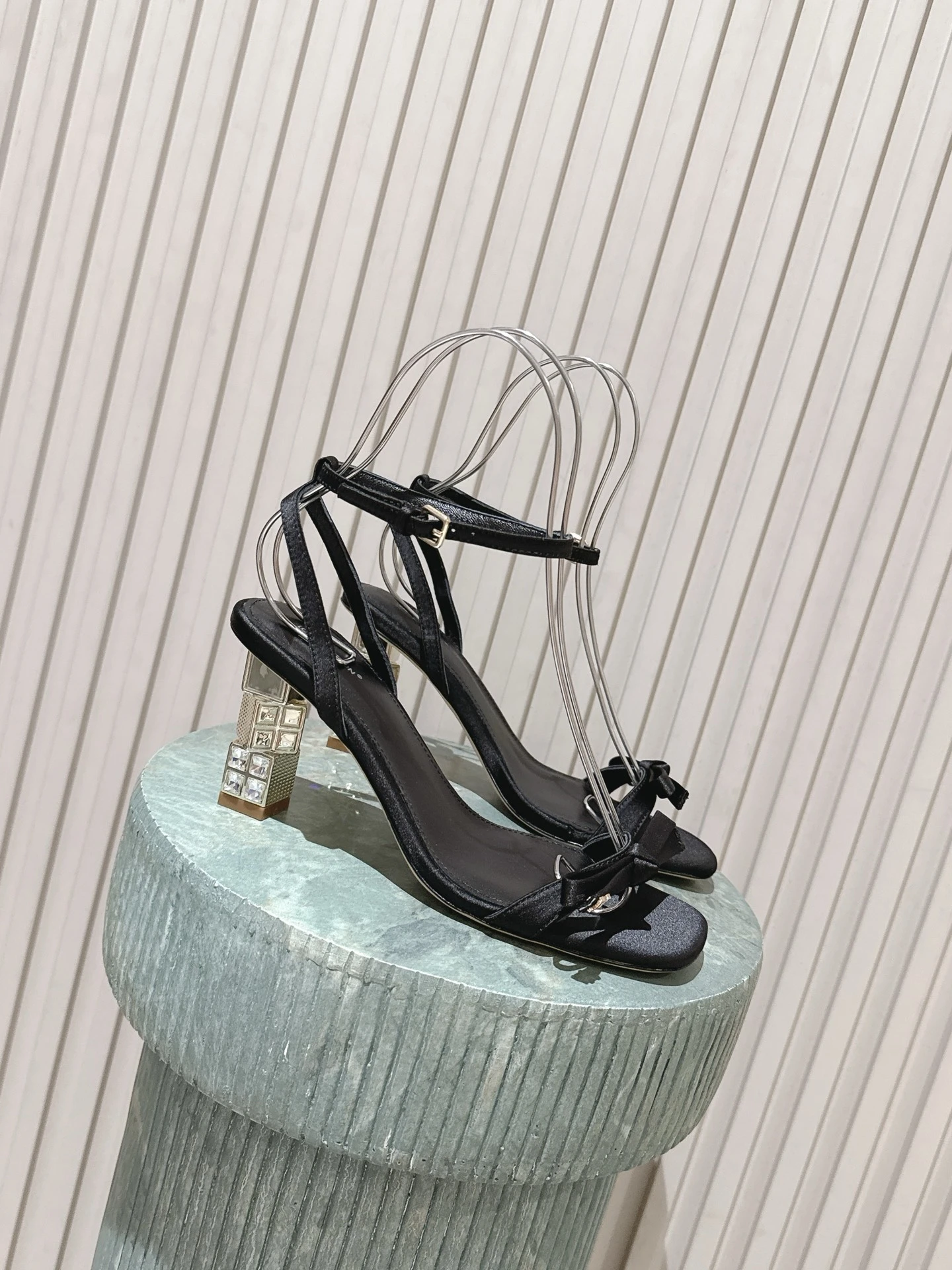Louis Vuitton Sandals — 972bc29d