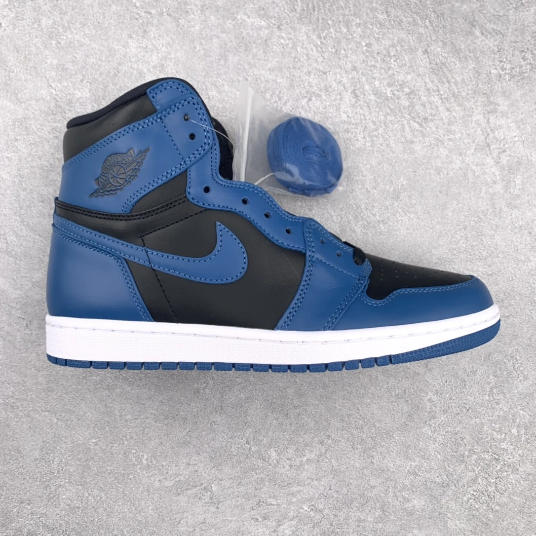 Nike Shoes — a3c5d98e