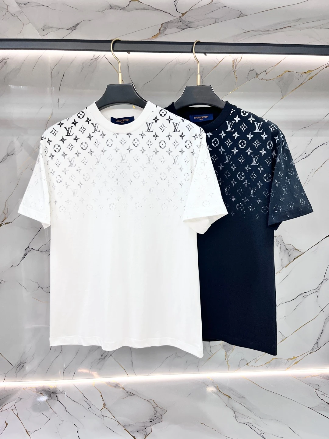 Louis Vuitton T-Shirt — 1c8257c3