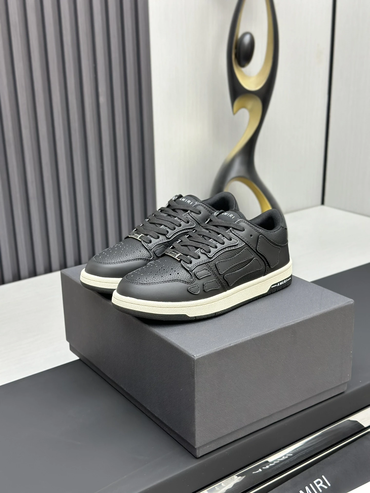 Amiri Sneakers — 40f0c433
