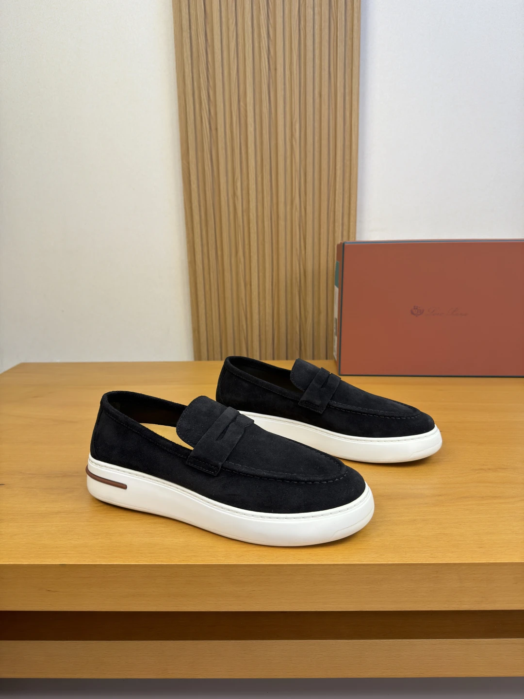 Loro Piana Sneakers — 39fab5ad