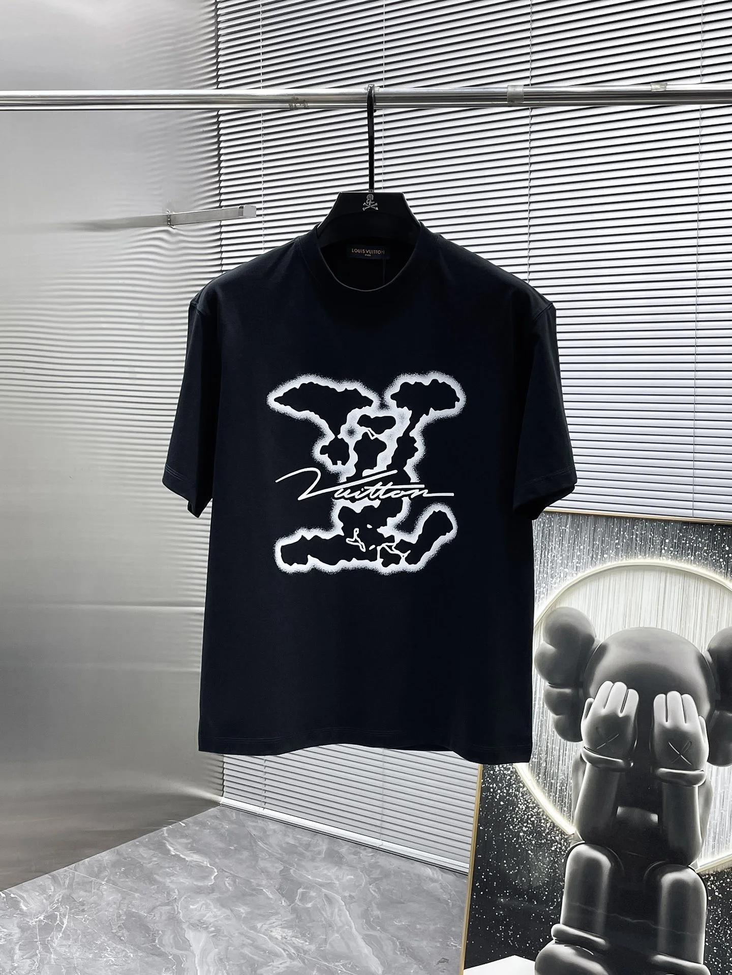 Louis Vuitton T-Shirt — 2f0b899e