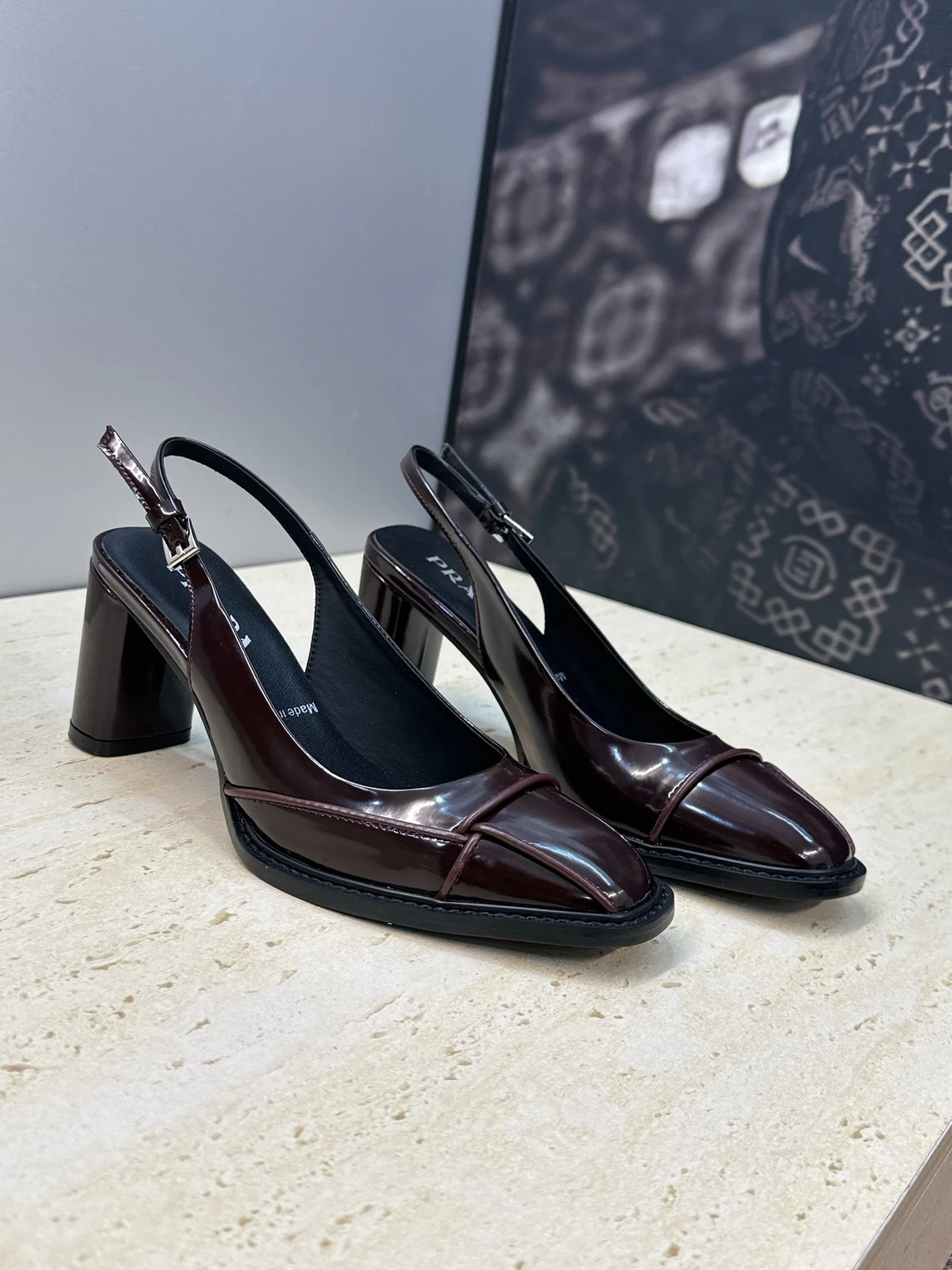 Prada Sandals — 0330326e