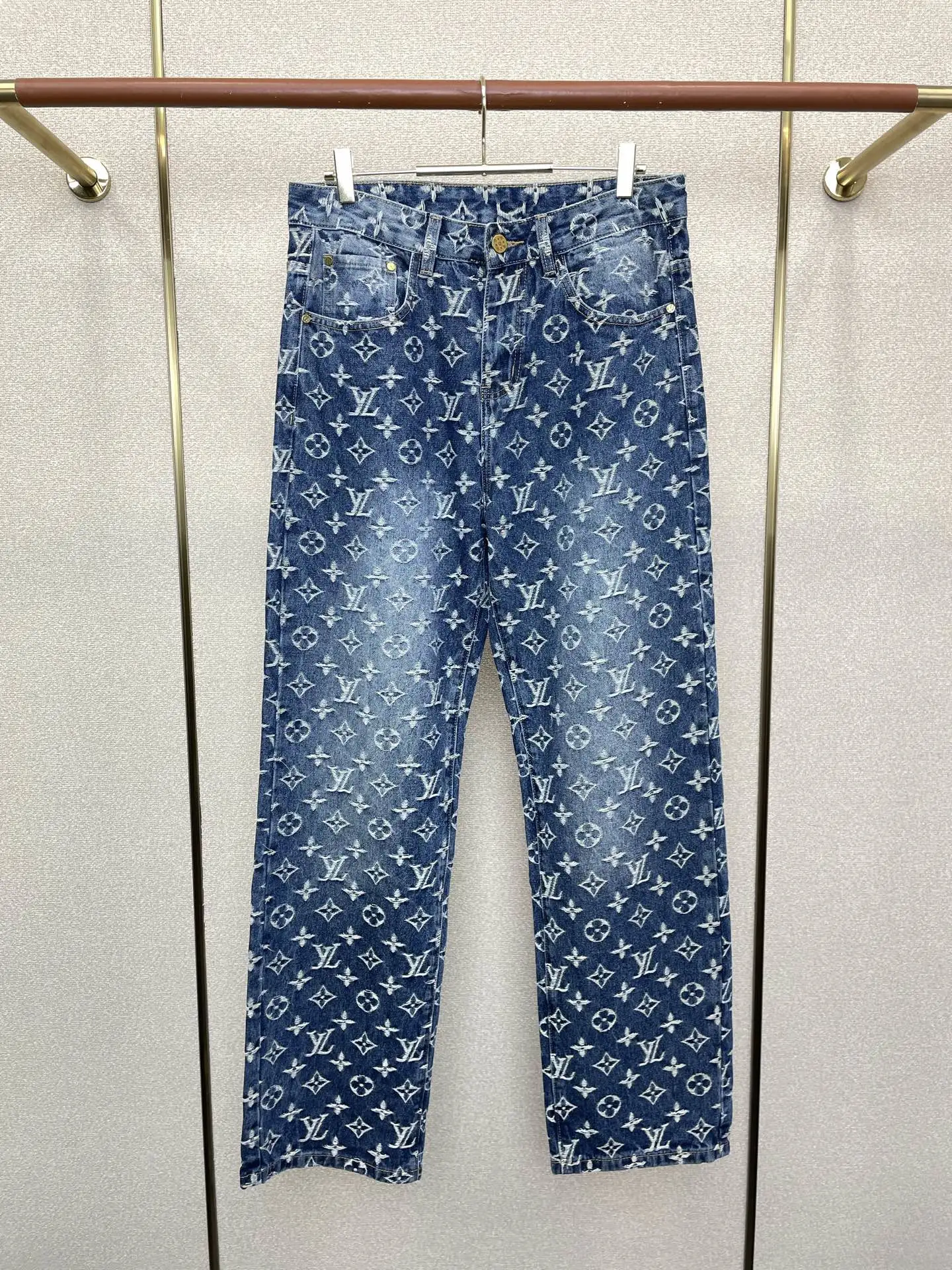 Louis Vuitton Jeans — 1248f792