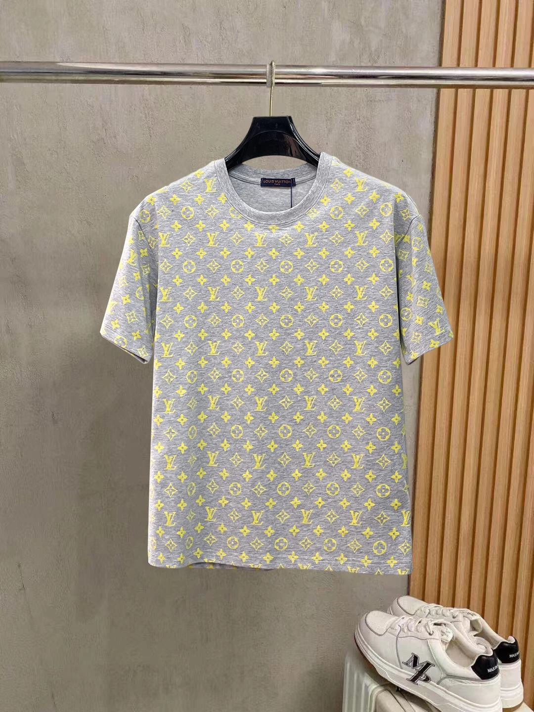 Louis Vuitton T-Shirt — 6b415221