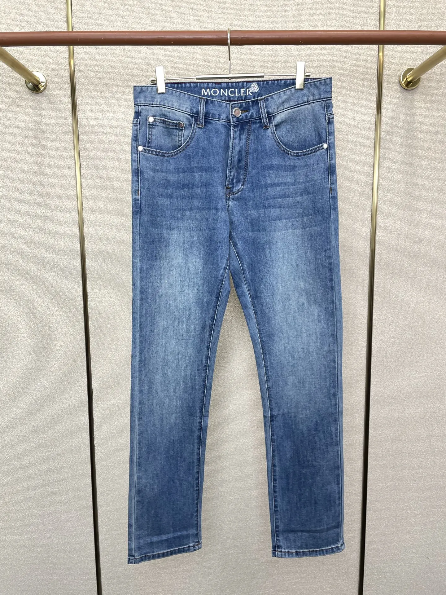Moncler Jeans — 64cfe395