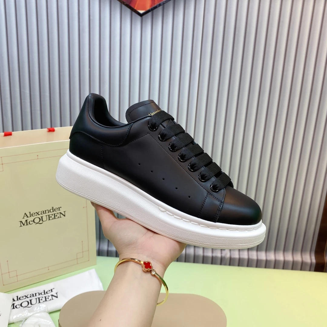 Alexander McQueen Sneakers — a5350a94