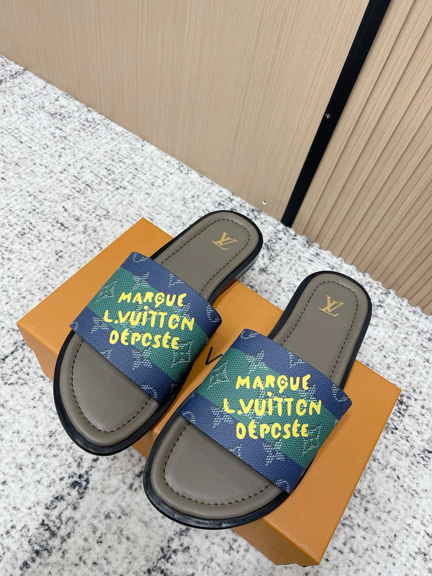 Louis Vuitton Slippers — 633dd1a9