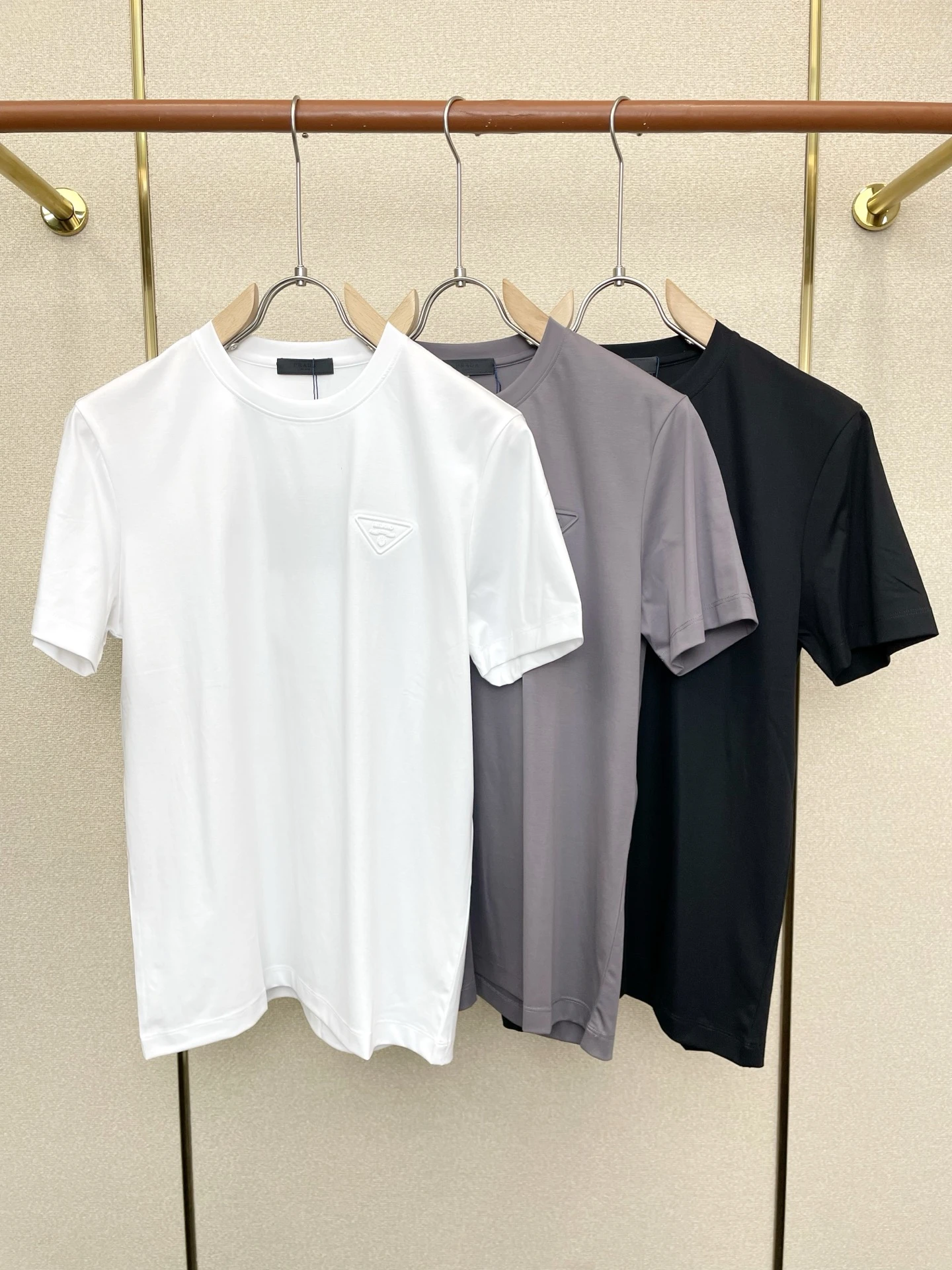 Prada T-Shirt — 05ca10ef
