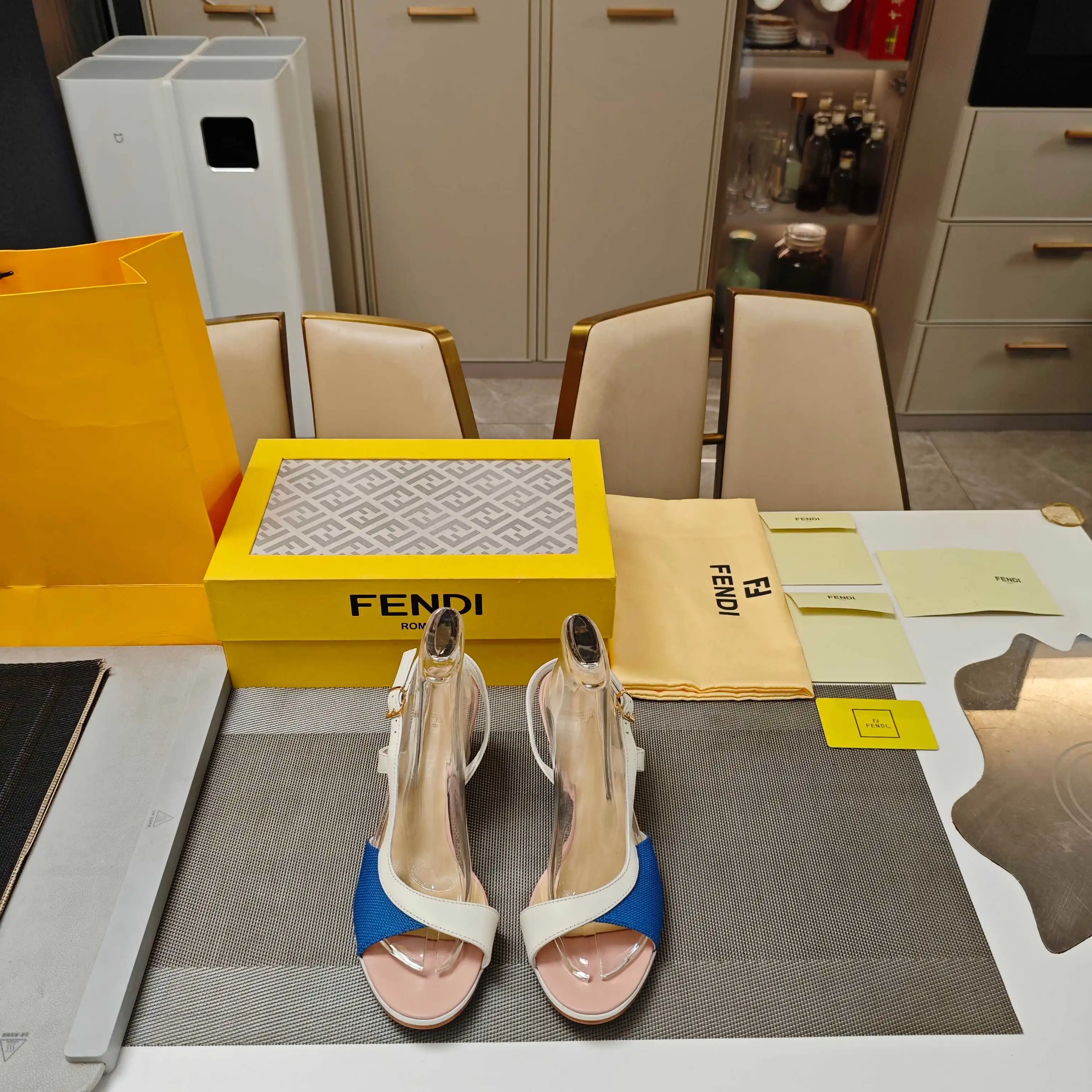 Fendi Sandals — 0b96b893