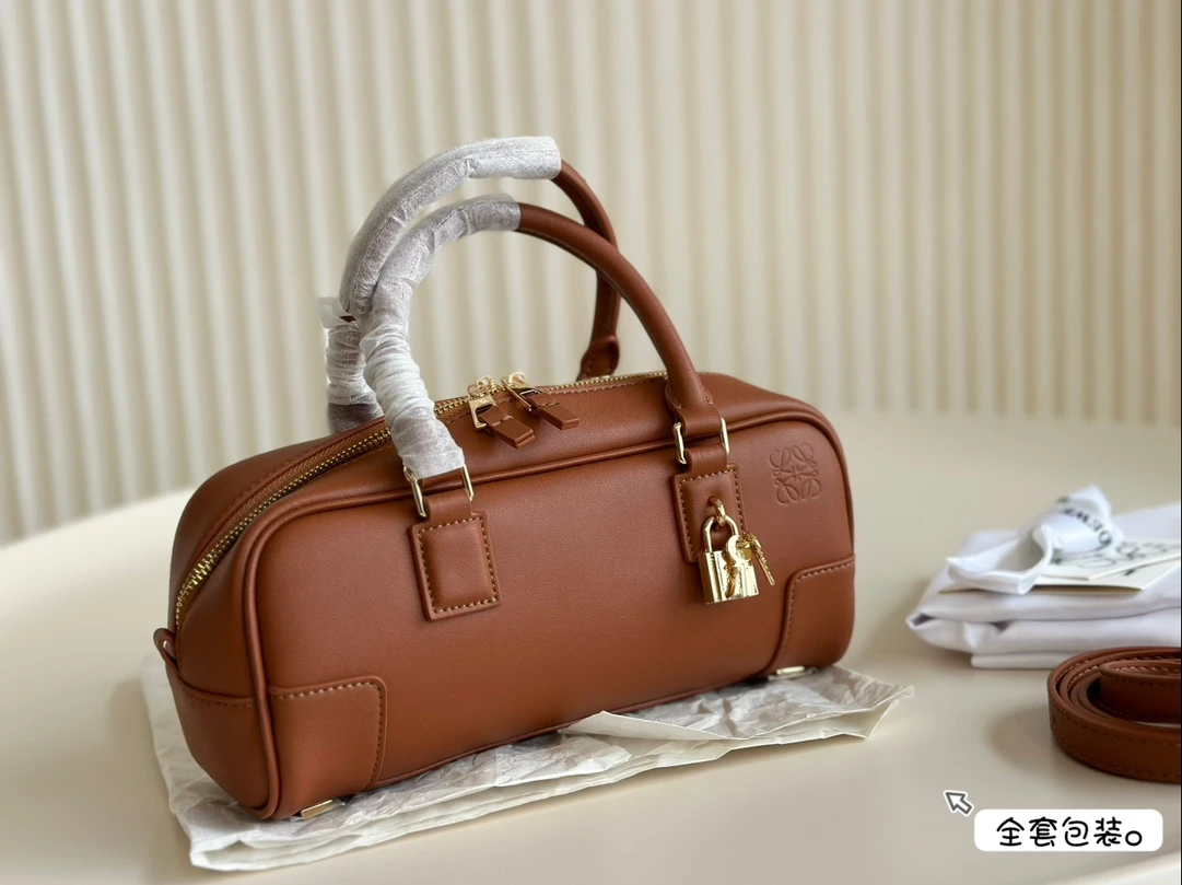 Loewe Bag — 74b77529
