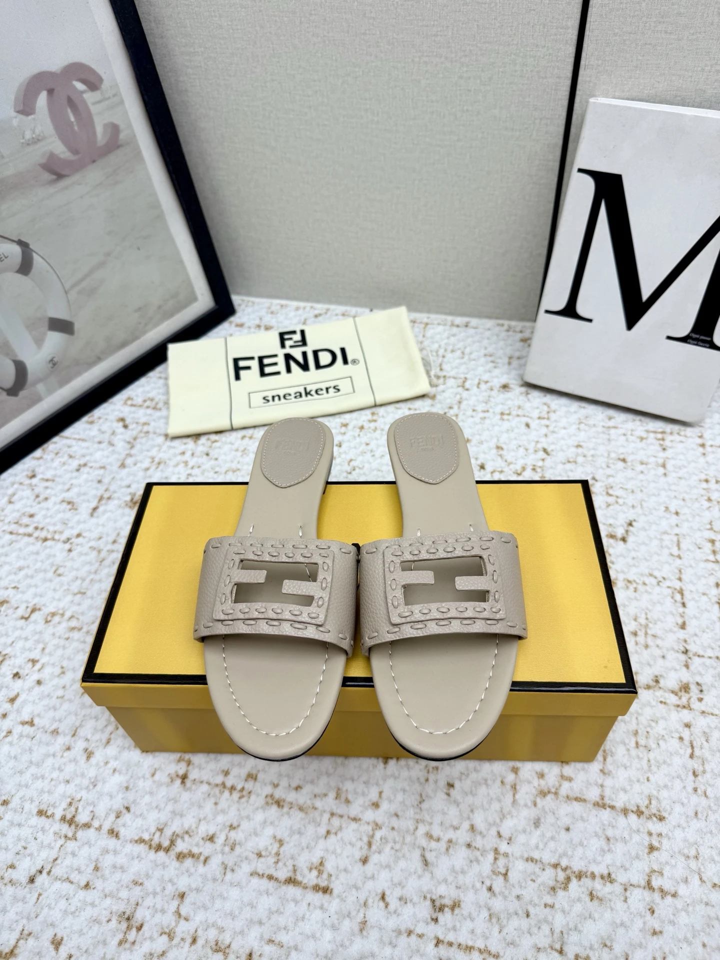 Fendi Slippers — d0ee09f6
