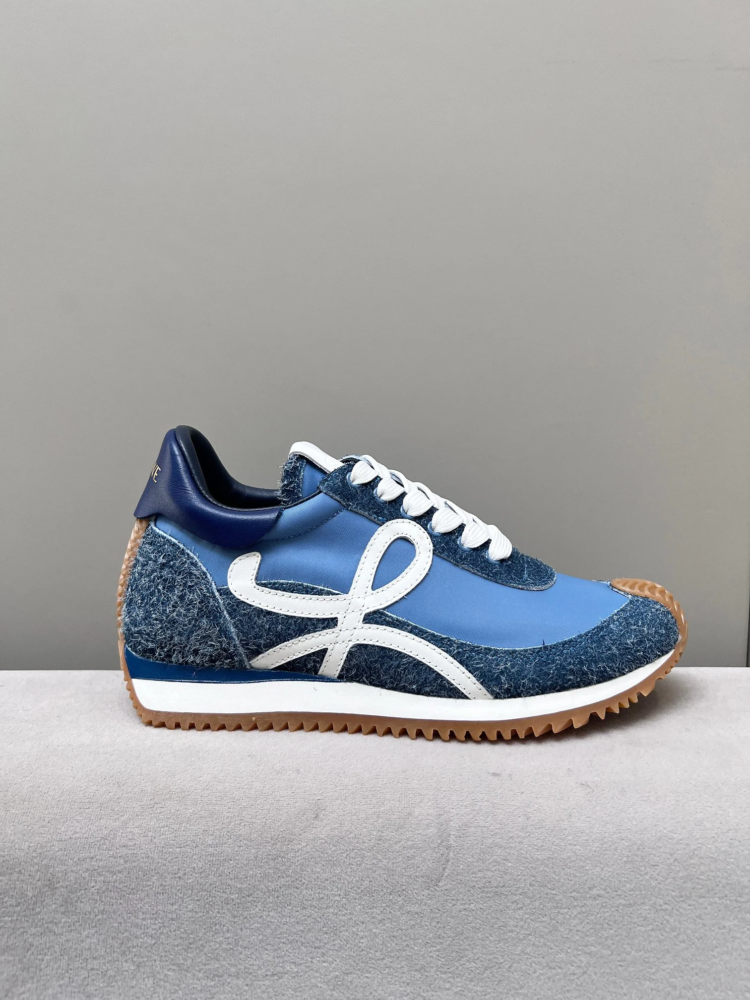 Loewe Sneakers — 3124cfd2
