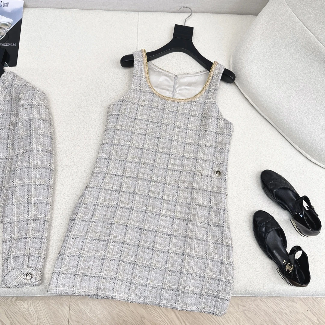 Dresses — 4264655b