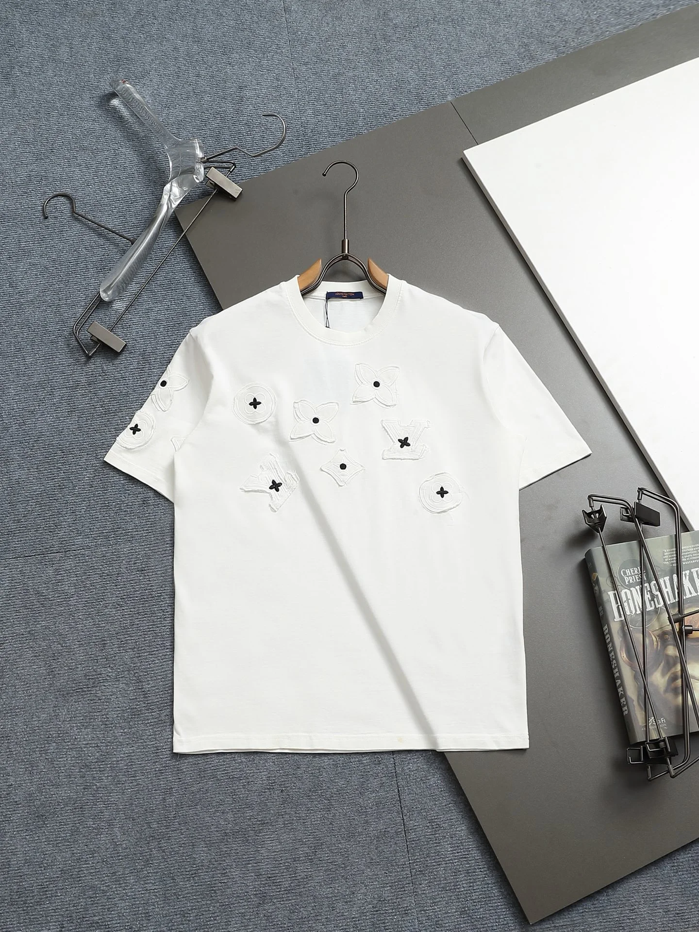 Louis Vuitton T-Shirt — 111bf90e