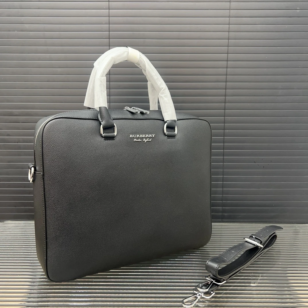 Burberry Bag — ce98917e