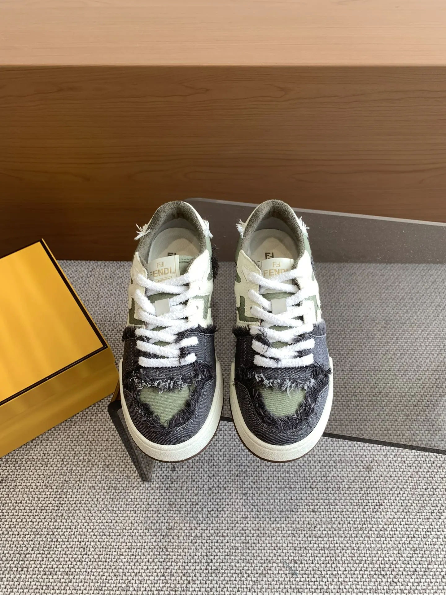 Fendi Sneakers — 143c0c45