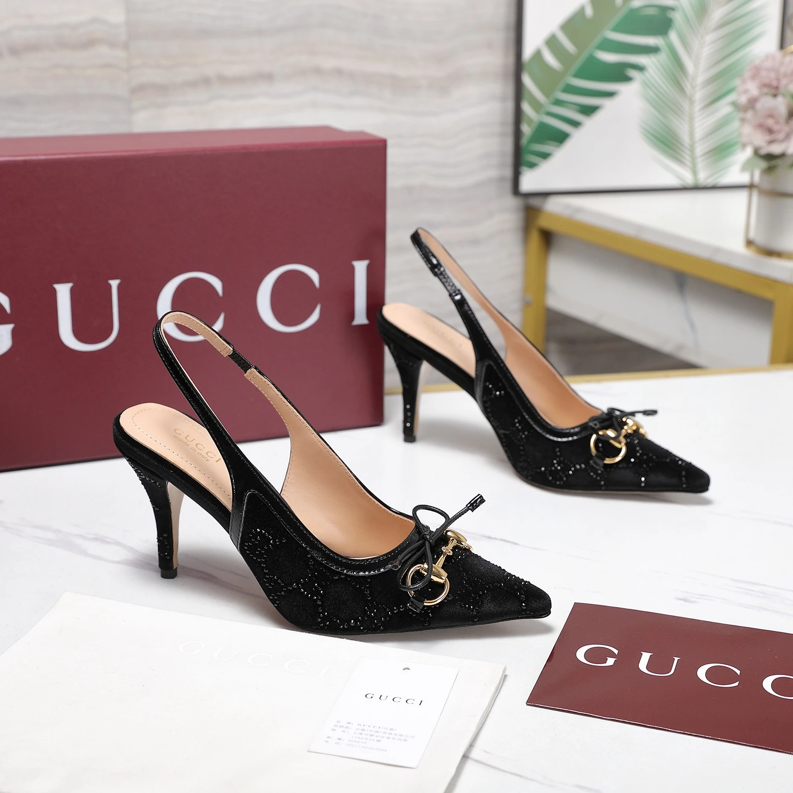 Gucci Sandals — f1c00610
