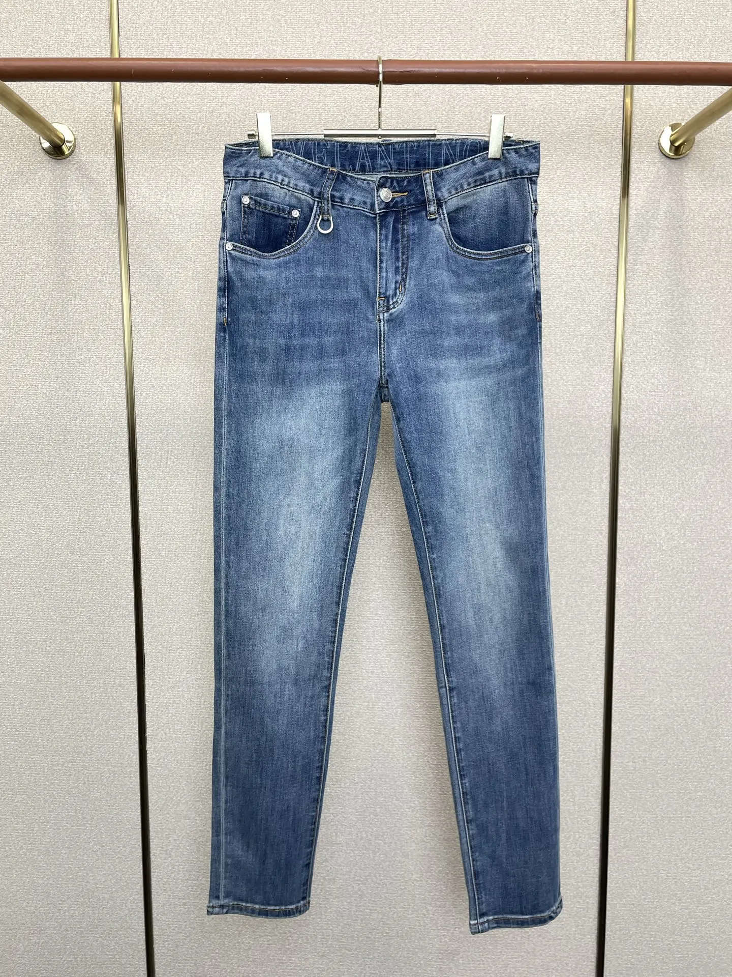 Valentino Jeans — f91a4da3