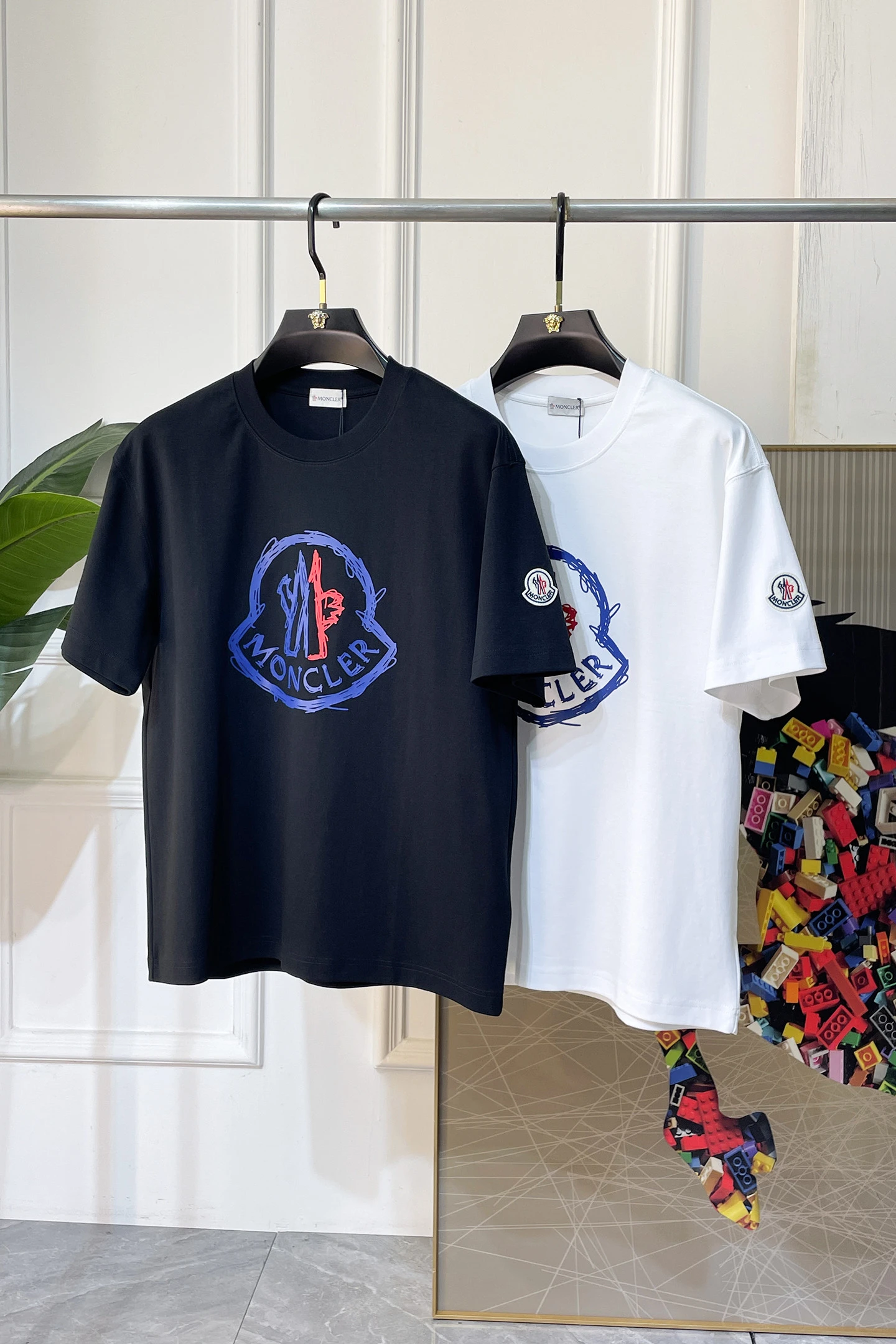 Moncler T-Shirt — 936f933d
