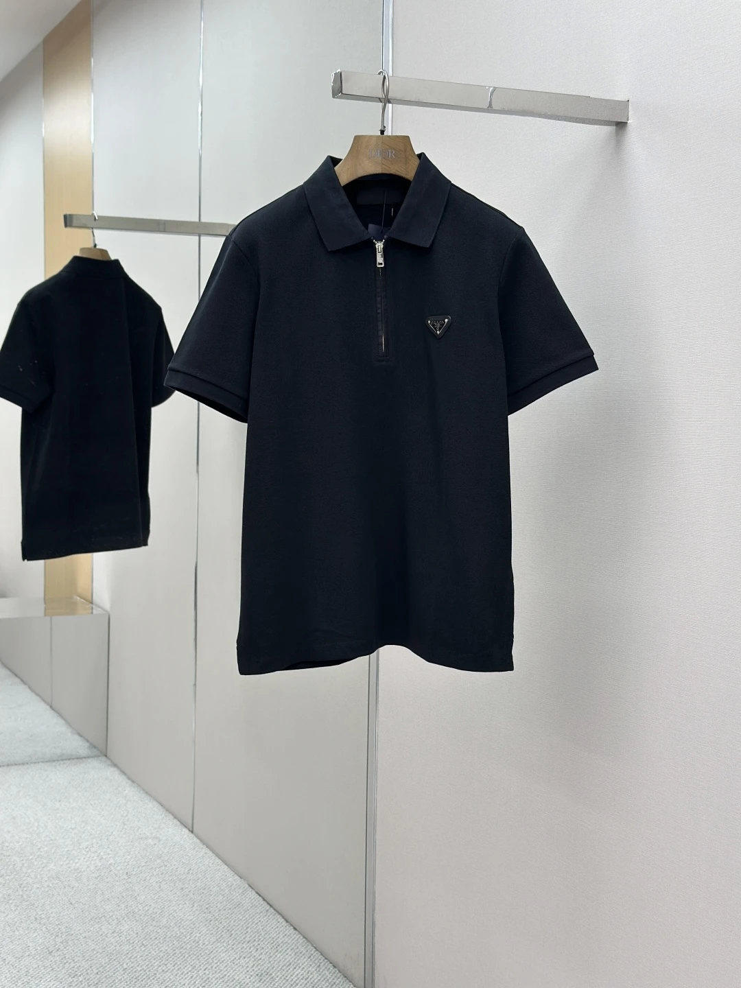 Prada T-Shirt — 79abcb0d