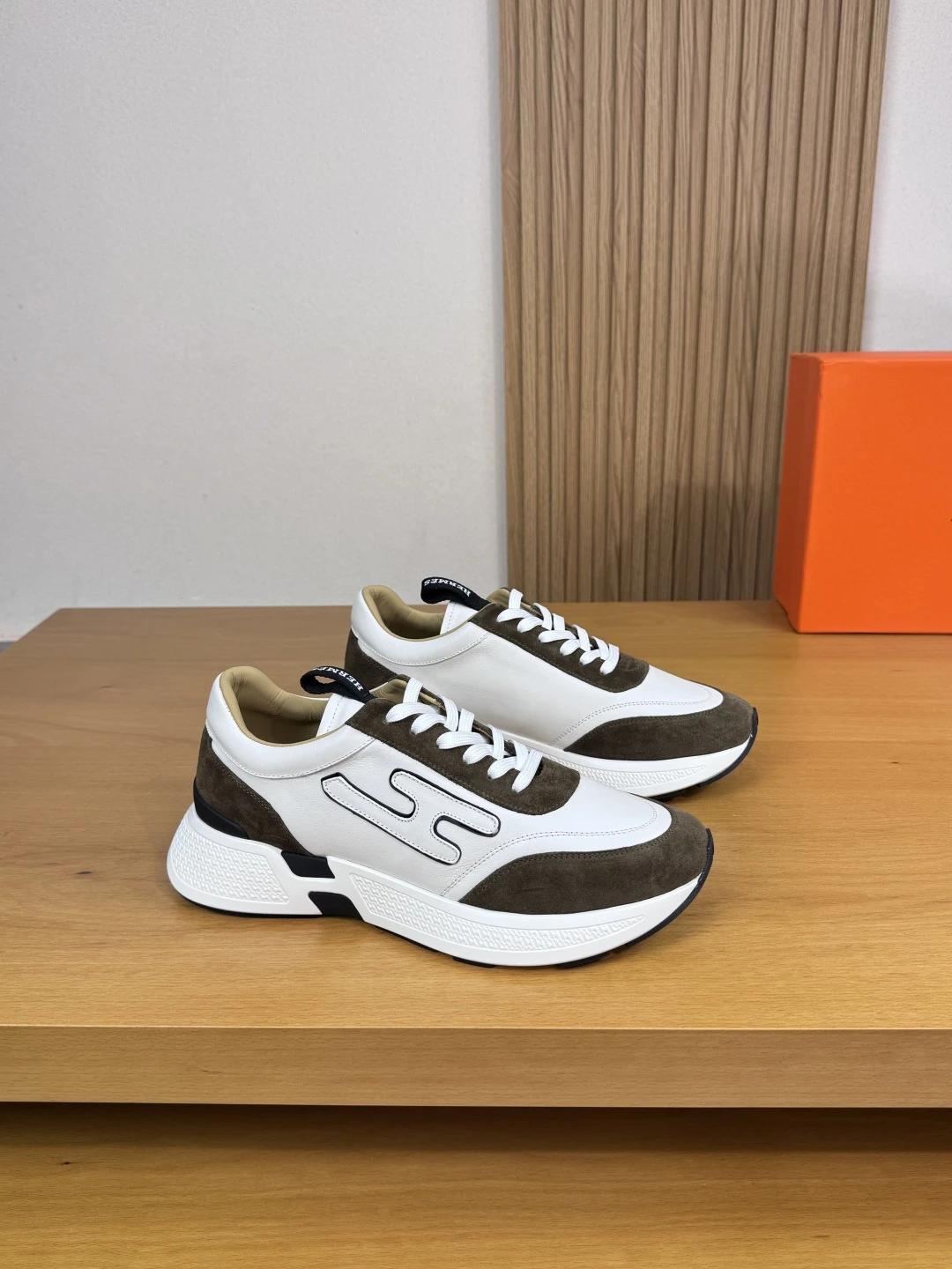 Hermès Sneakers — bfe52e94