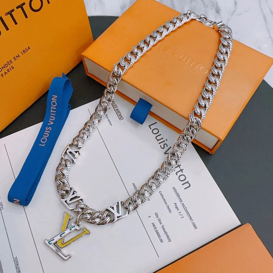 Louis Vuitton Necklaces — c3f22af4