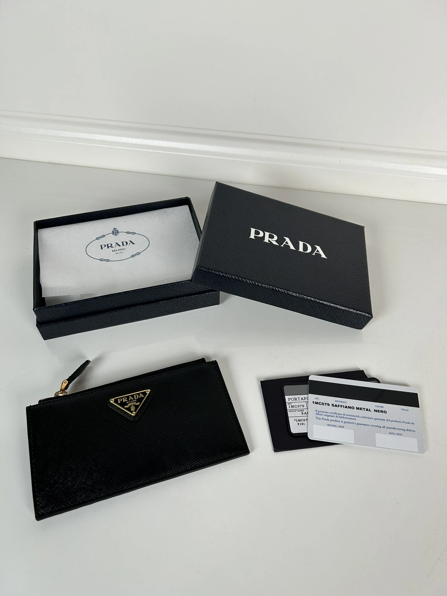 Cardholders — 17d8dc1a