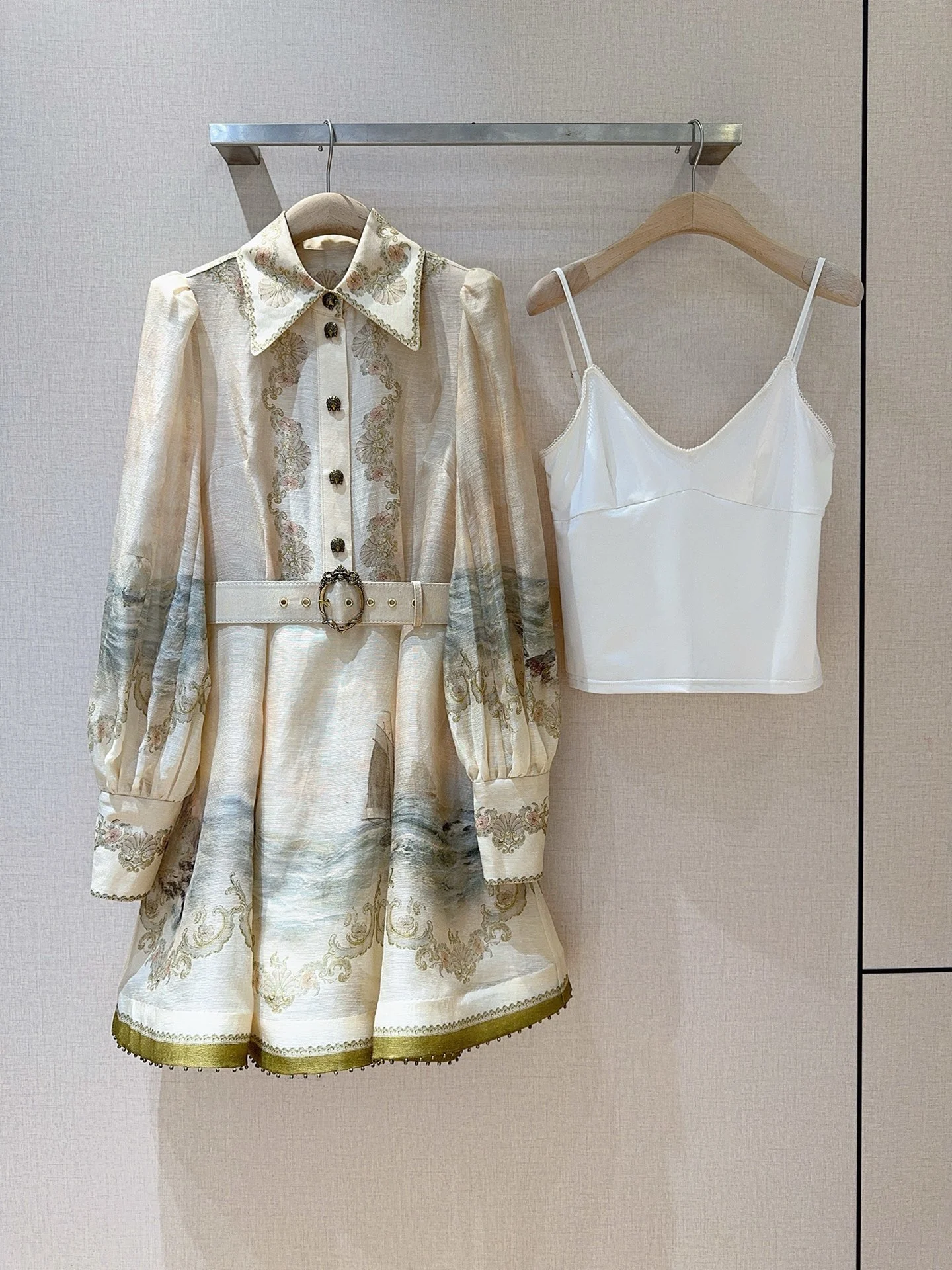 Dresses — d270ae49