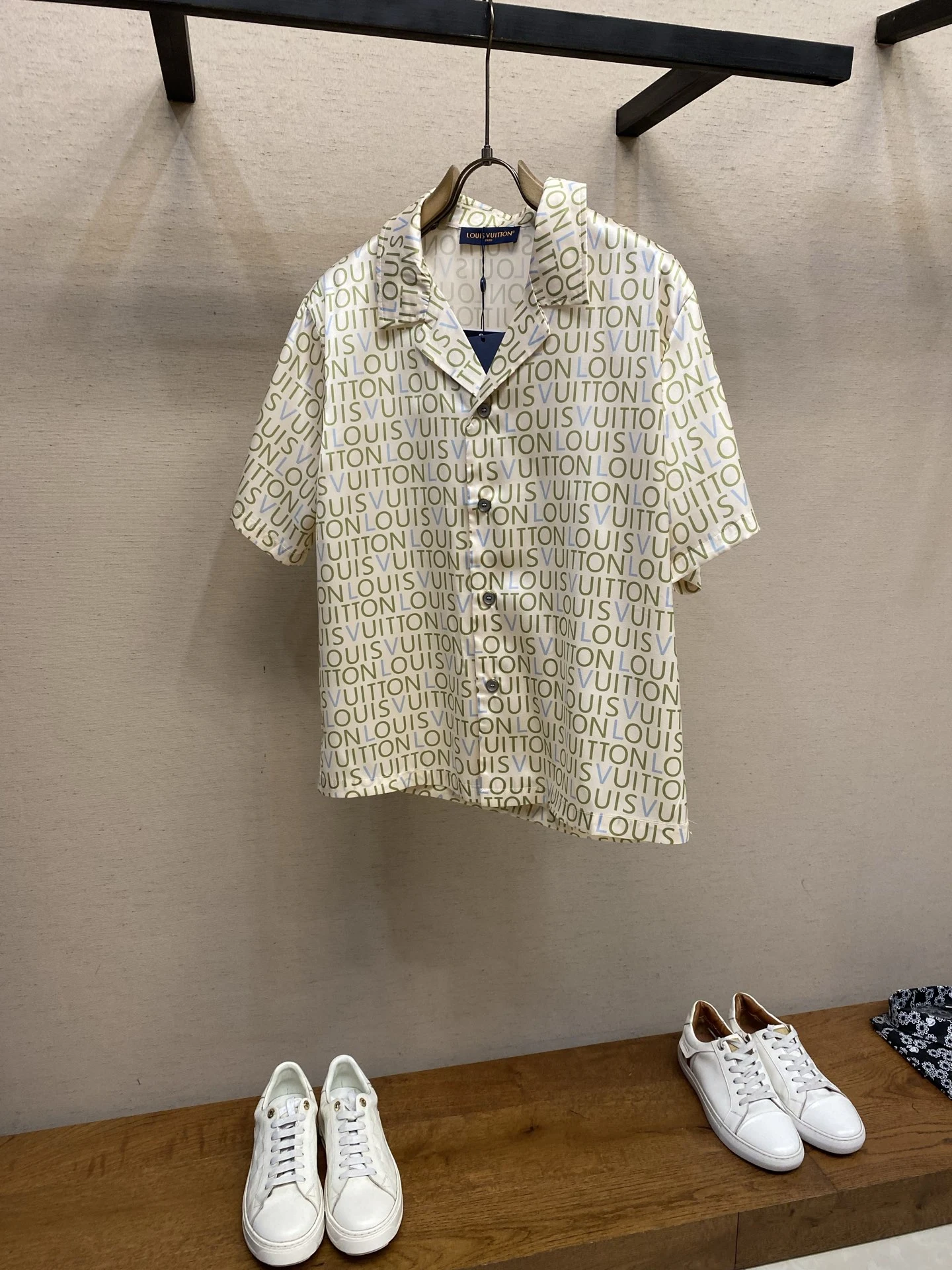 Shirts — e0f757ab