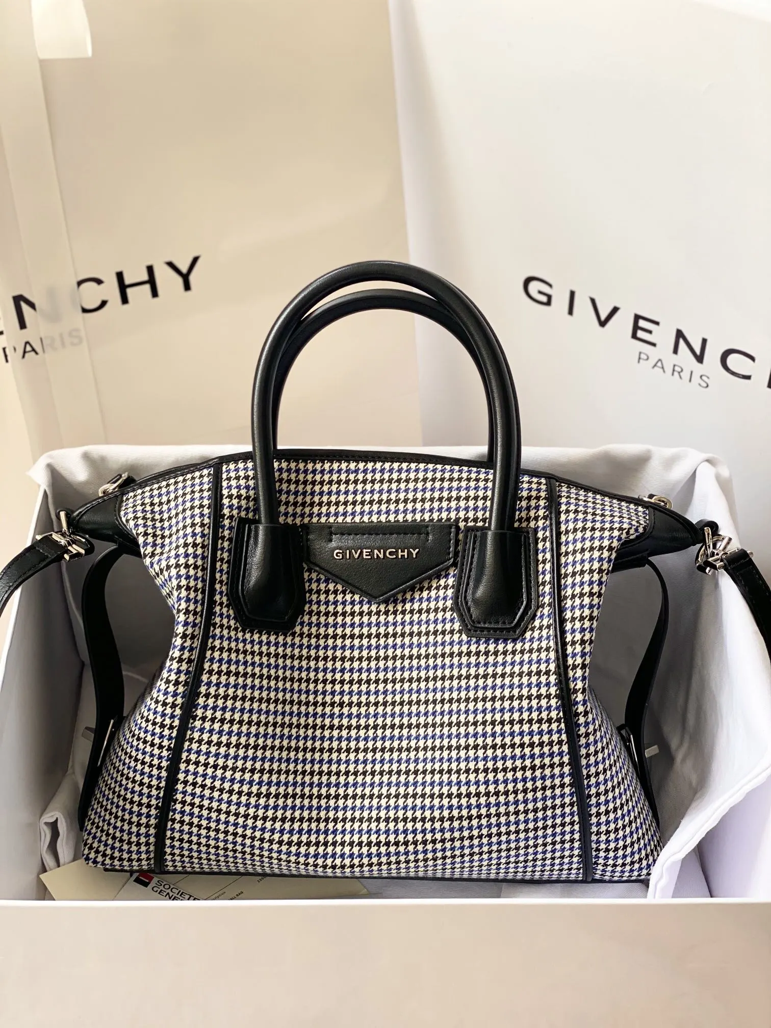 Givenchy Bag — be7a25a5