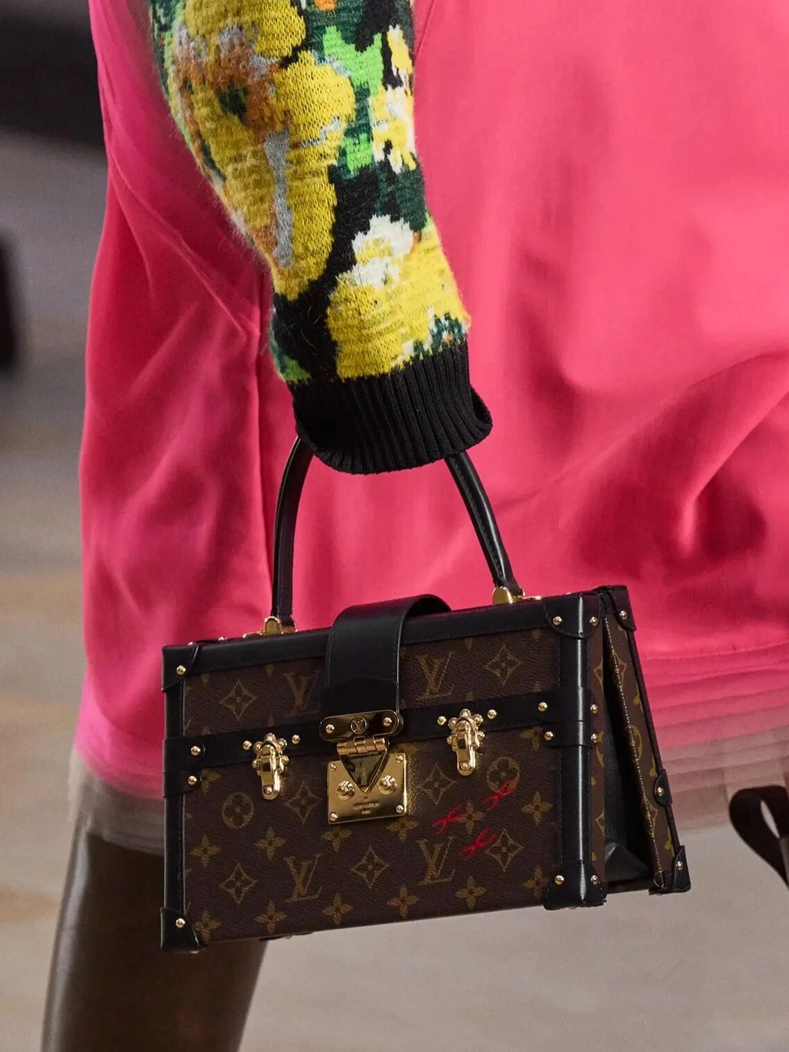 Louis Vuitton Bag — 46b090e8
