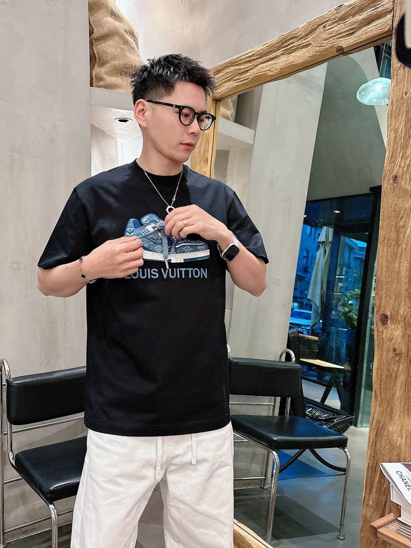 Louis Vuitton T-Shirt — 094ff3ba