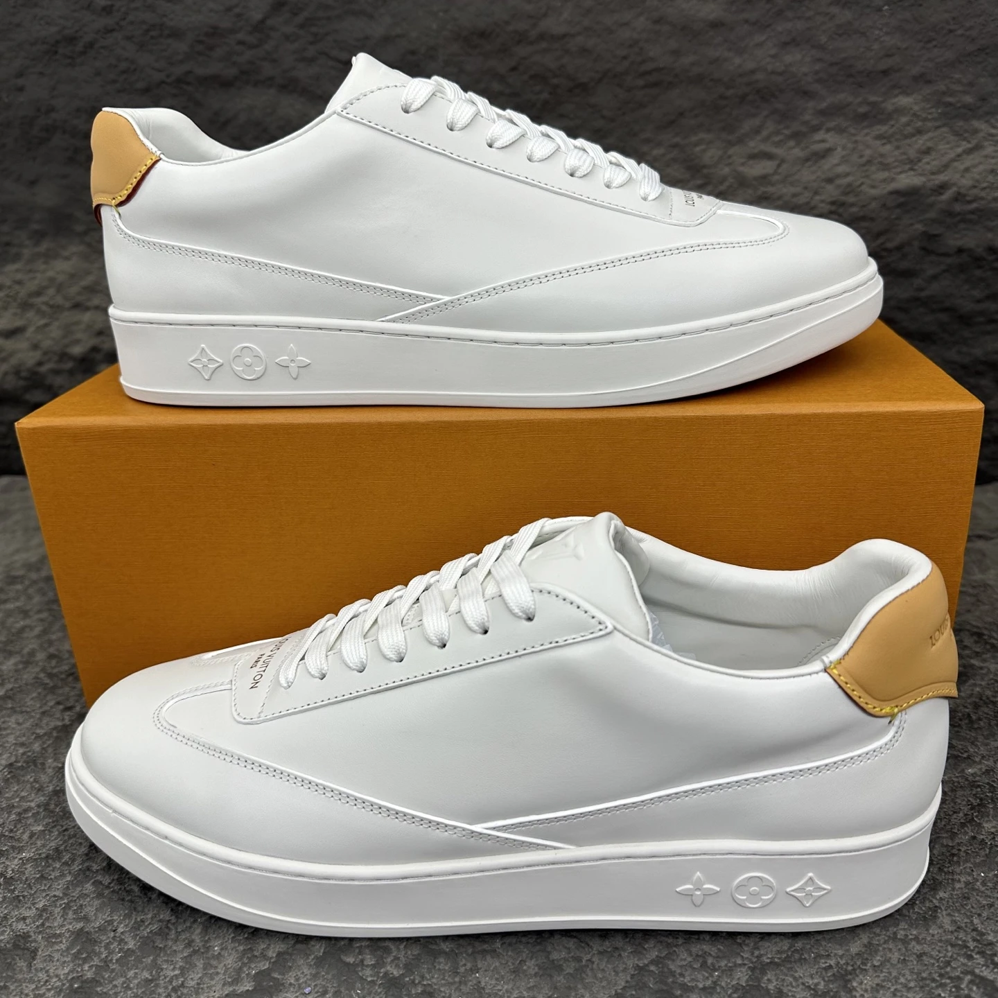 Louis Vuitton Sneakers — e1e2946a