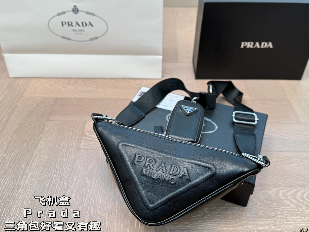 Prada Bag — 03db3922