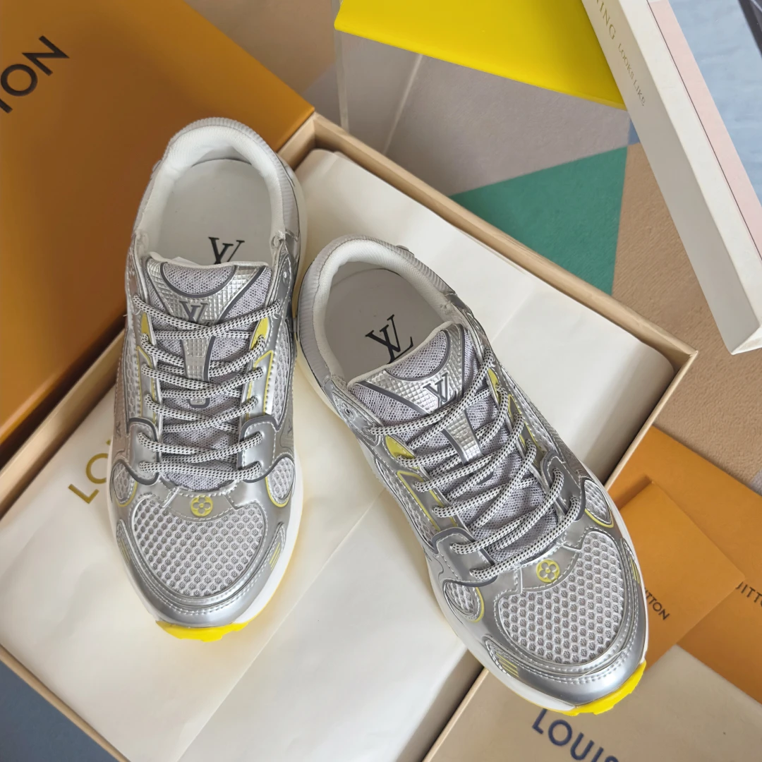 Louis Vuitton Sneakers — 03c2af13