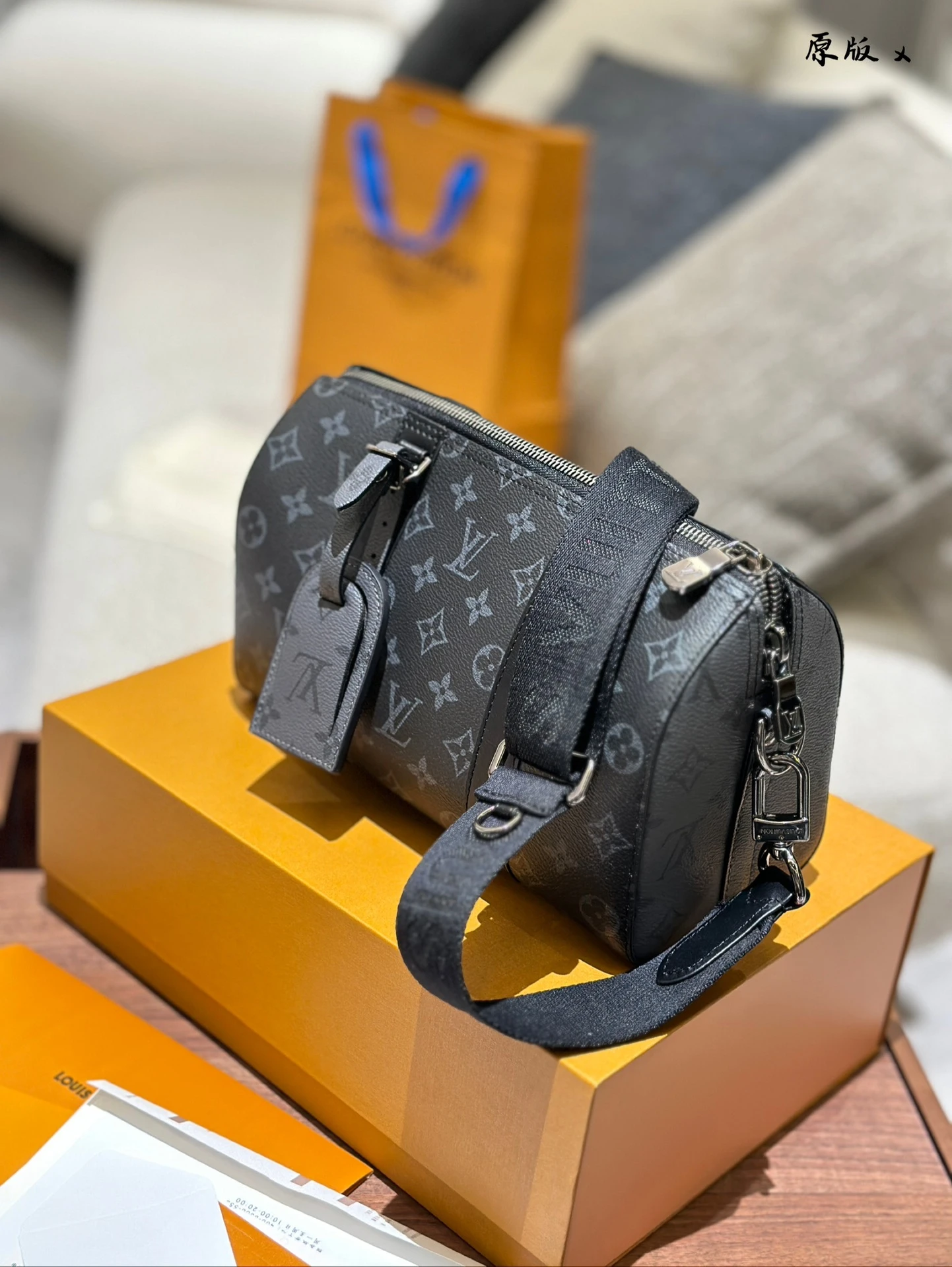 Louis Vuitton Bag — 72d705fb